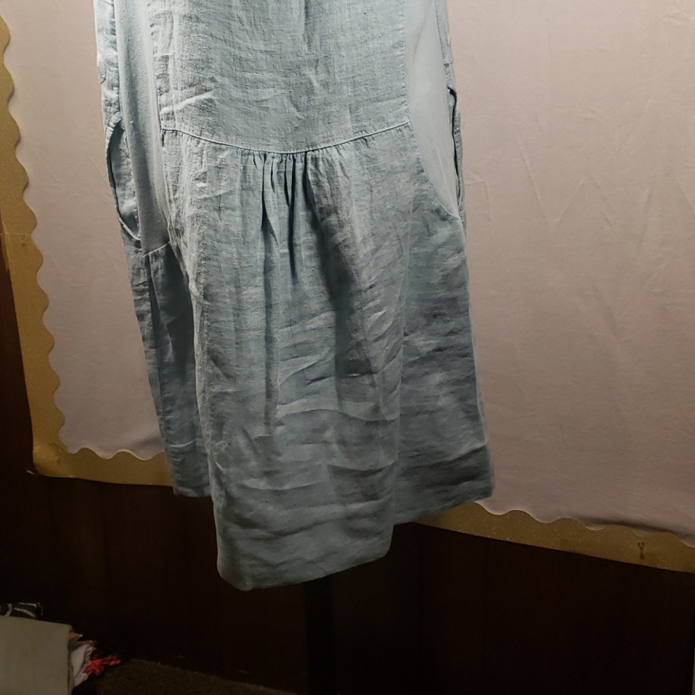Dress - Picture 4 of 4